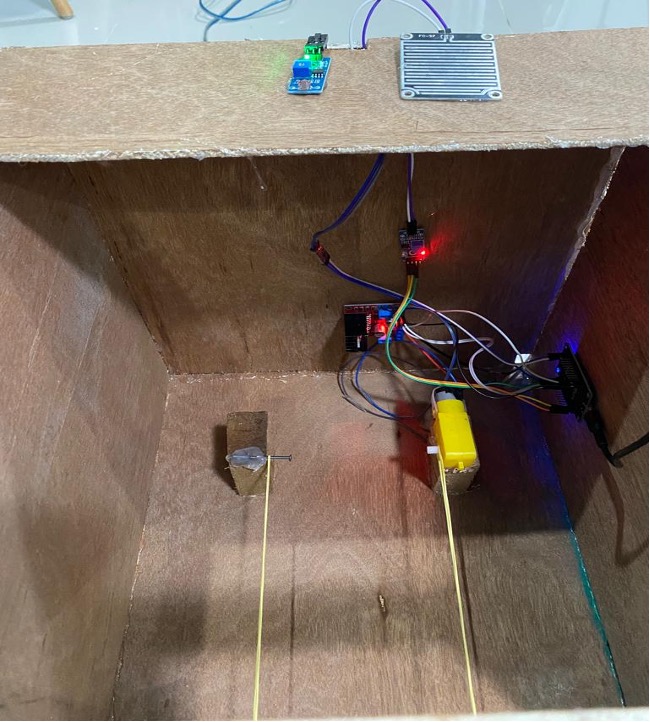 Rancang Bangun Alat Penjemur Ikan Asin Otomatis Berbasi Nodemcu