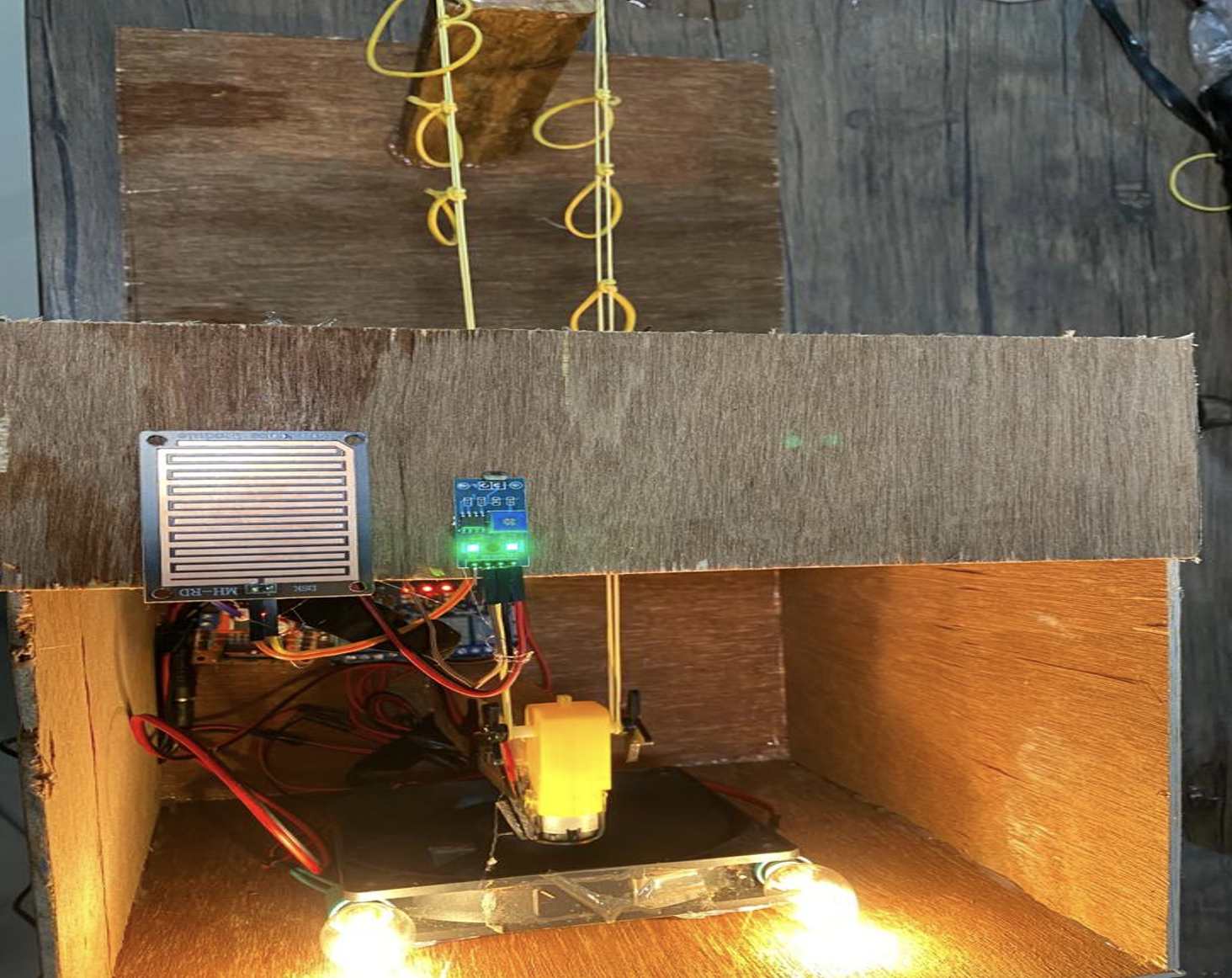 Prototype Jemuran Otomatis Berbasis Arduino Menggunakan Sensor LDR Hujan Dan Control Telegram